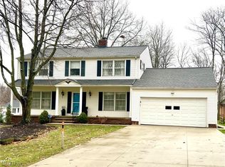 985 Colony Dr, Highland Heights, OH