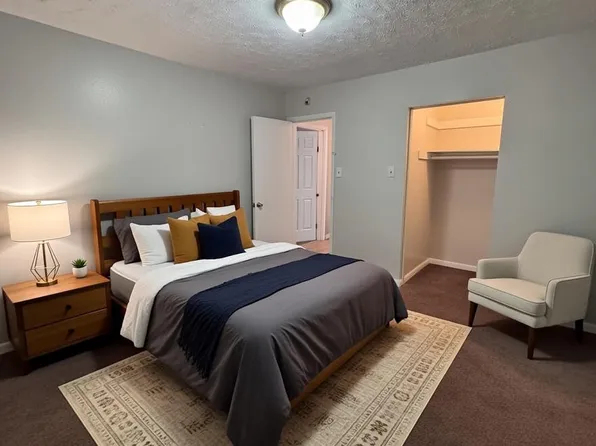 2031 Costello Dr, Anderson, IN 46011