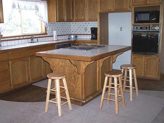 2nd image of 699 Sierra St #865
