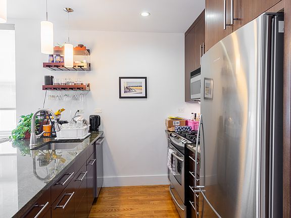 4th image of 154 Attorney St APT 305