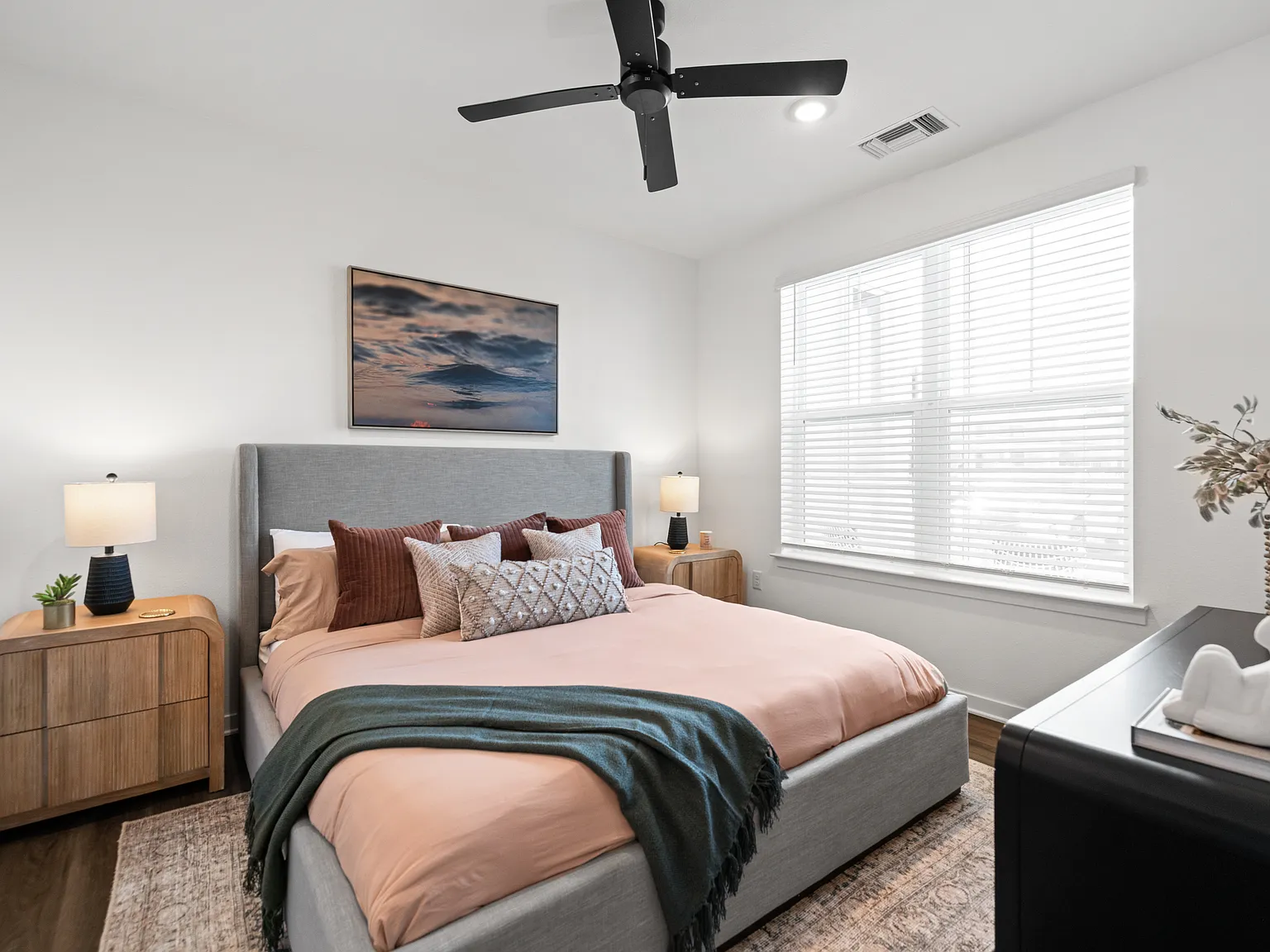Verity Luxury Apartments — Photo 4