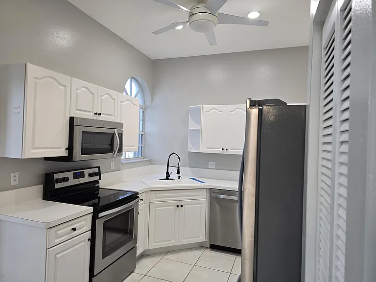 6179 Bear Creek Ct — Photo 2