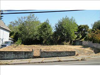 2nd image of 2221 Sherman Ave