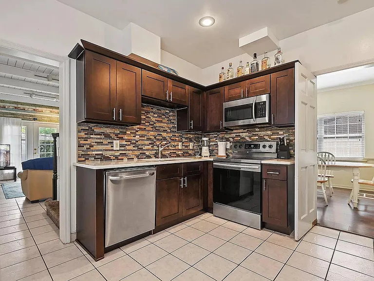 1102 Washington Ave — Photo 14