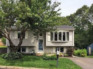 6 Pleasant Hill Rd, Cranston, RI 02910