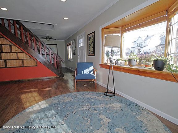 3rd image of 411 Lynn St