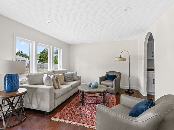 3rd image of 22 Brookside Rd