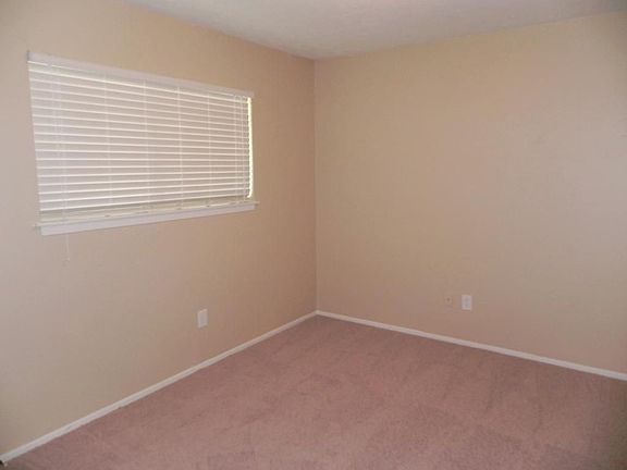 3rd image of 10906 Vanderford Dr