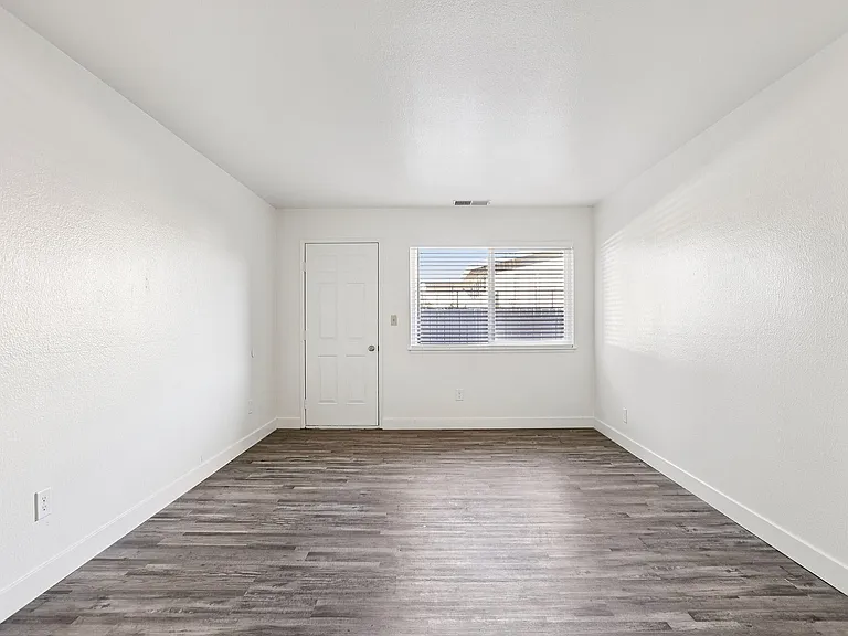 Interior 2x2