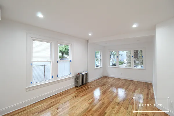 Rented by Grand & Co. | media 7