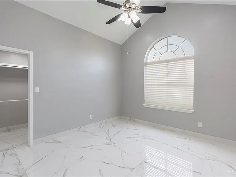 2110 Pecos St — Photo 9