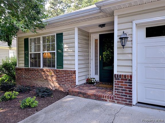 2nd image of 121 Bastille Ct