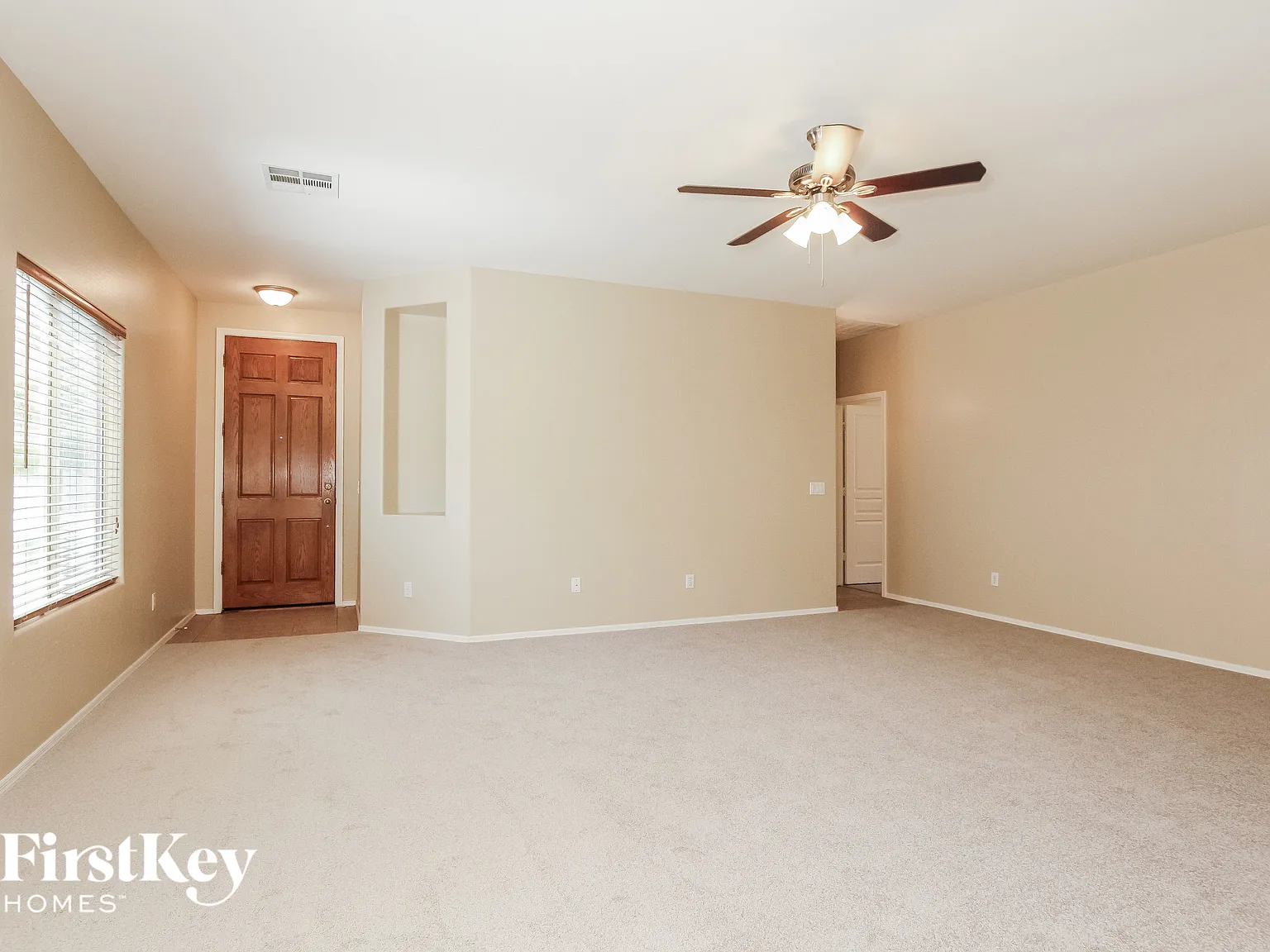 3 bed, 2.0 bath, 1631 sqft, $2,015 — Photo 4