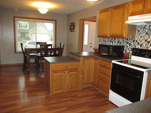 2nd image of 533 Sister Martin Dr