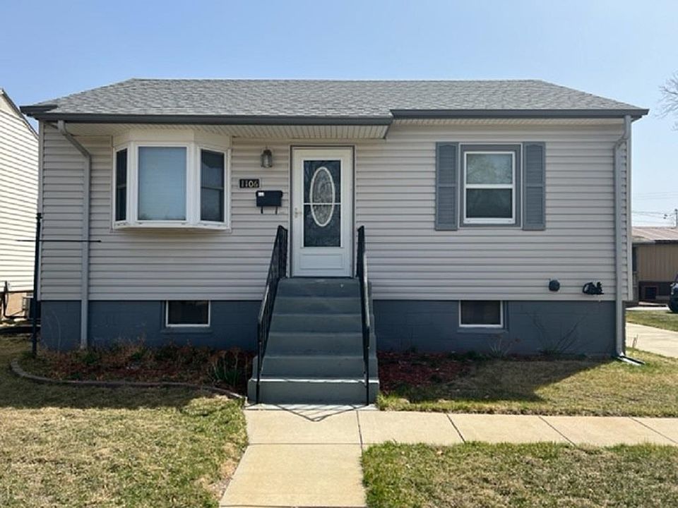 1st image of 1106 W E St