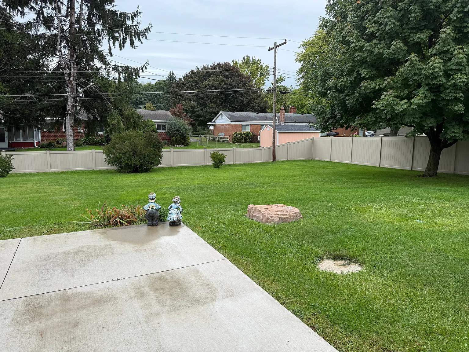 4 bed, 1.5 bath, 2136 sqft, $2,500 — Photo 3