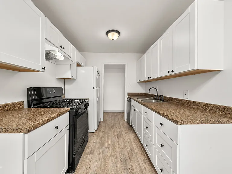 5733 San Vincente Way — Photo 4