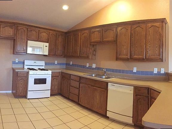 4th image of 6200 Adonia Dr