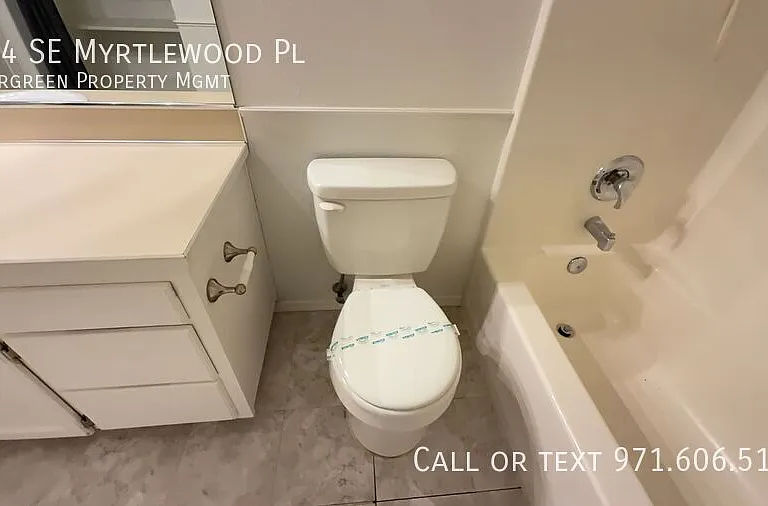 664 SE Myrtlewood Pl — Photo 8