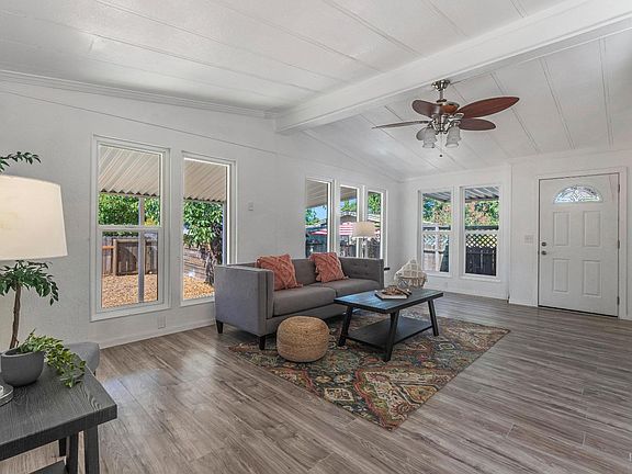 5th image of 13865 Walnut Way