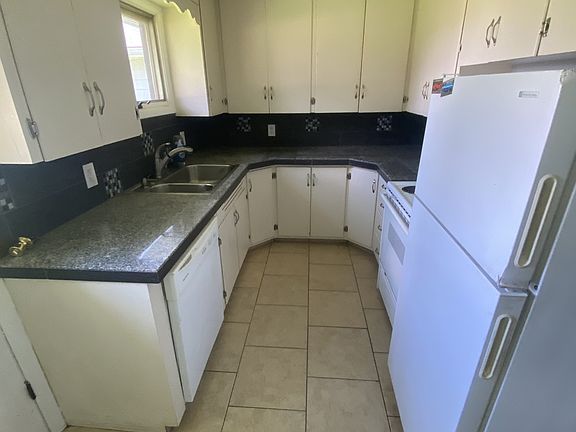 4th image of 718 E 23rd Ave APT B