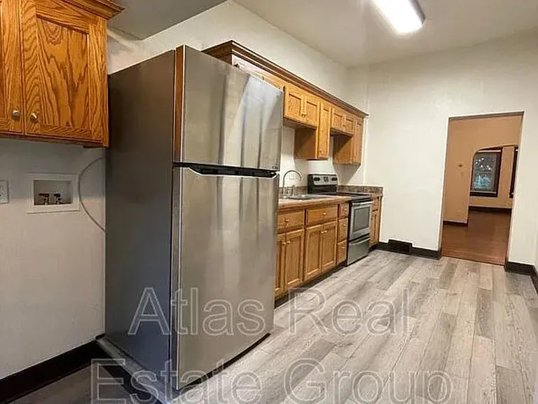 224 Linn St — Photo 7