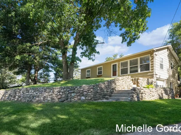 4419 Knapp St NE, Grand Rapids, MI 49525