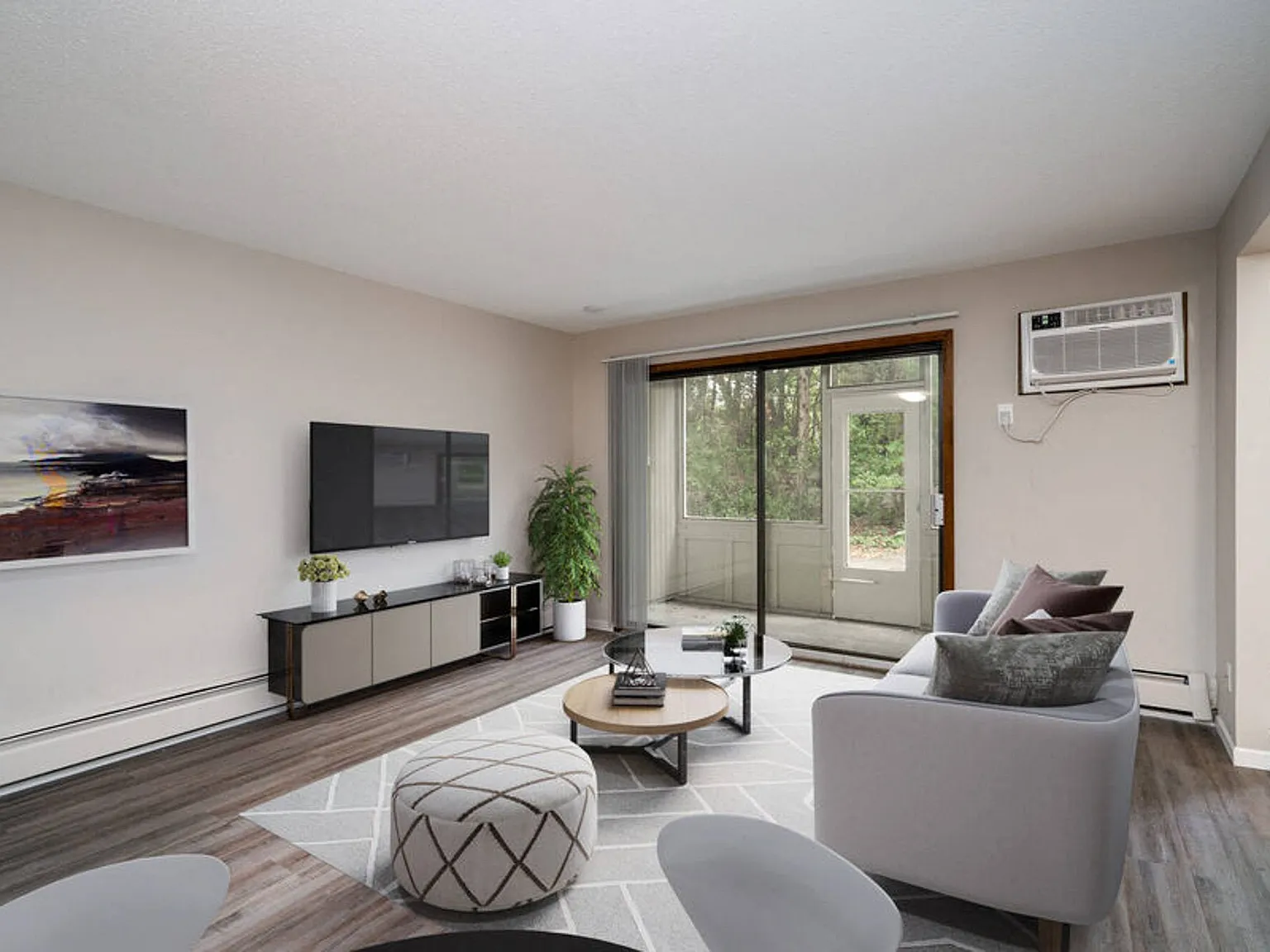 Glen at Burnsville Apartments — Photo 1