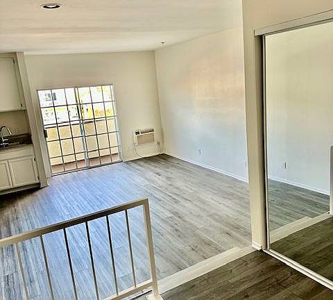 3rd image of 5650 York Blvd #7f4a38e0e