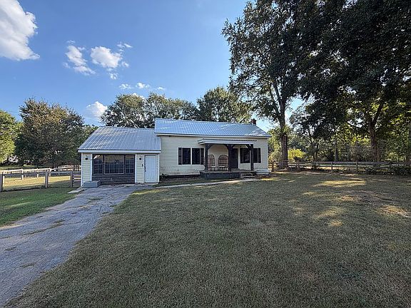 3rd image of 256 McGowin Rd