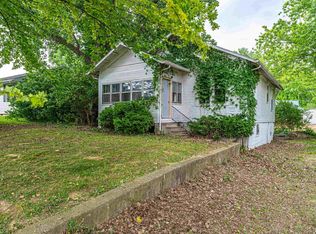 924 Lake St, Lincoln, IL 62656