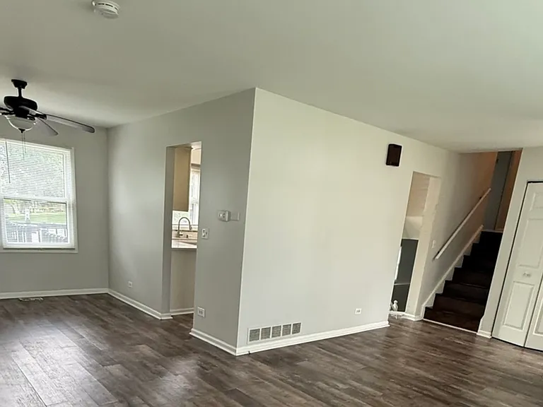 2116 Briar Hill Dr — Photo 2