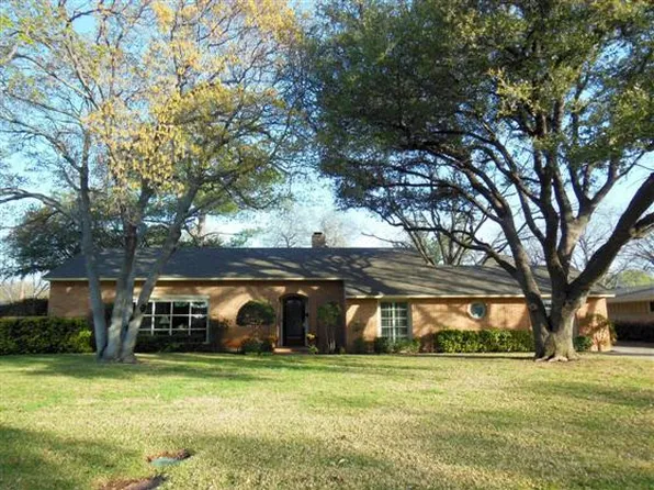 2610 Amherst Dr, Wichita Falls, TX 76308