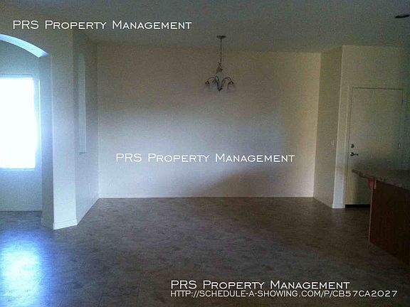3rd image of 470 E Derringer Way