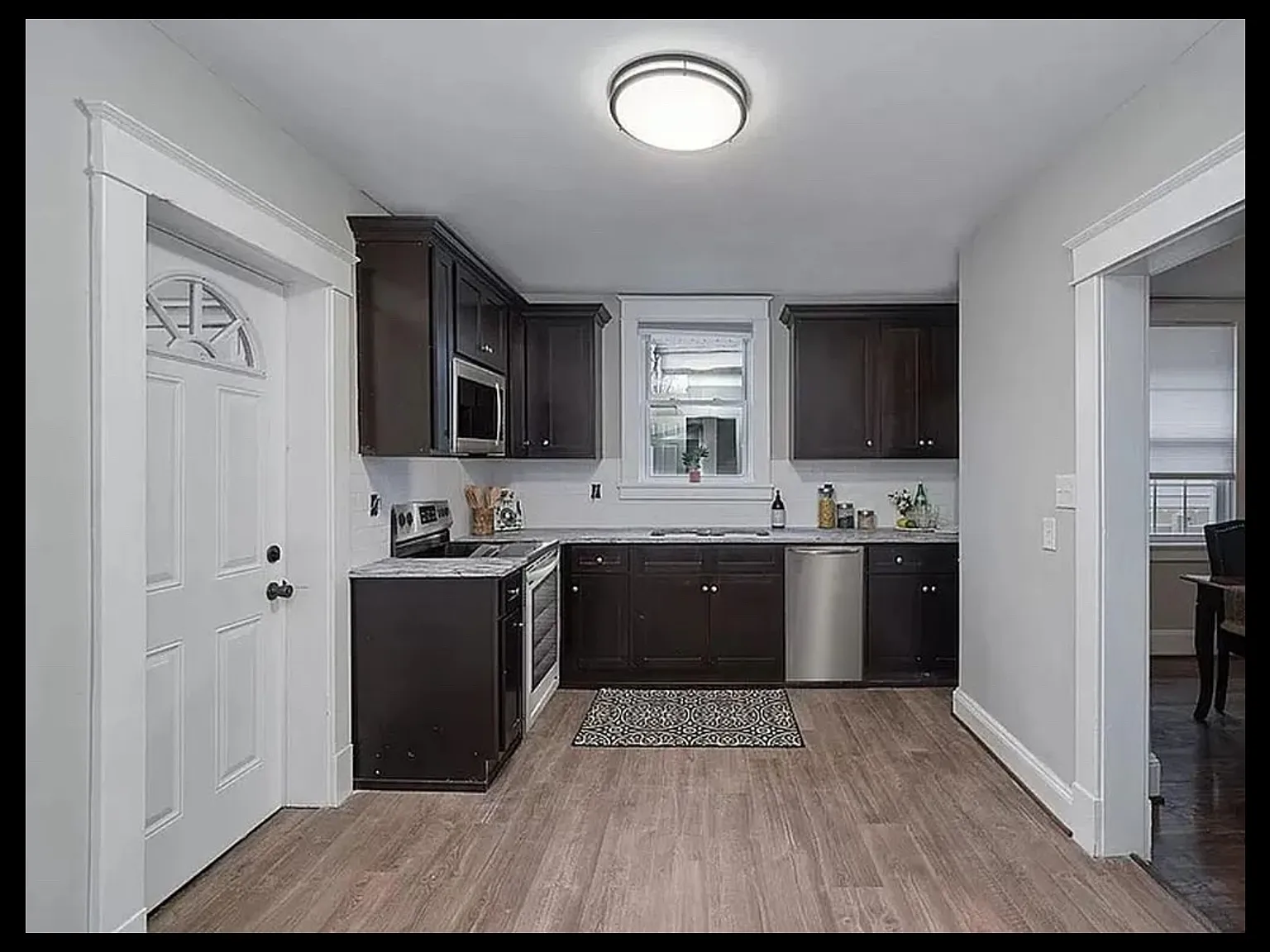 3 bed, 1010 sqft, $1,850 — Photo 3