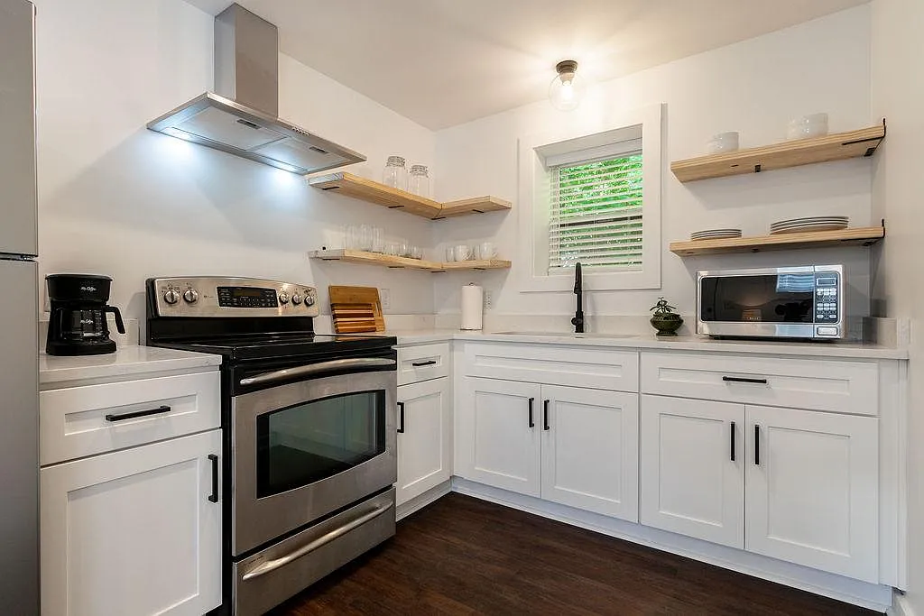 1 bed, 450 sqft, $1,350 — Photo 1