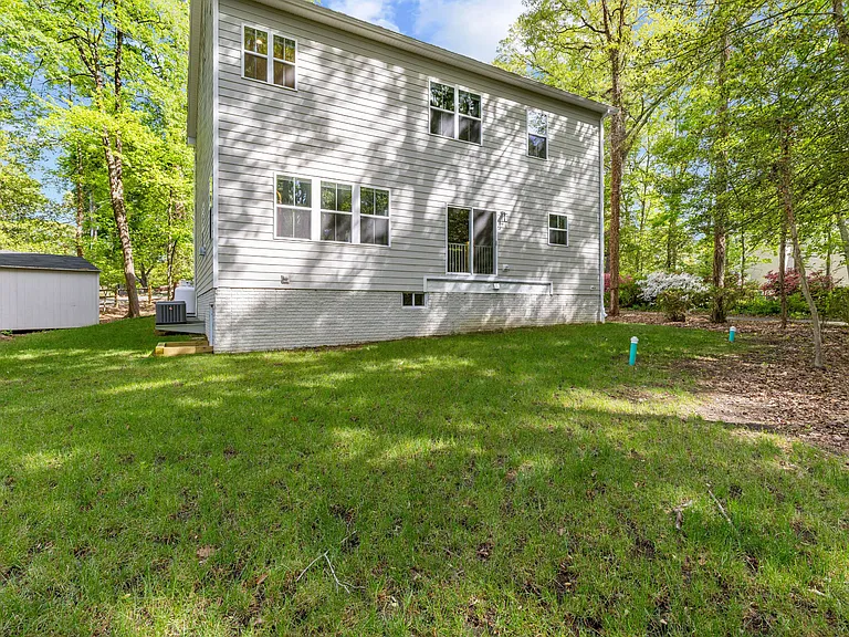 916 Waterview Dr — Photo 22