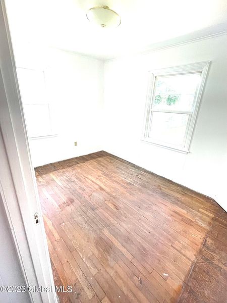 5th image of 61 Wilson Avenue