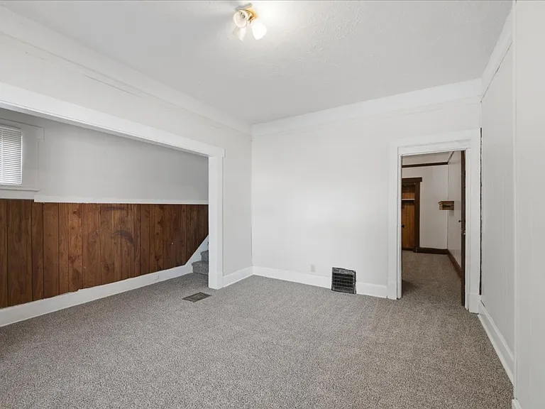 53 N 5th Ave — Photo 3