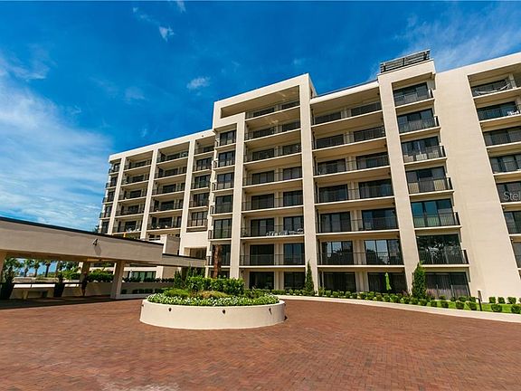 2nd image of 4 Belleview Blvd APT 208