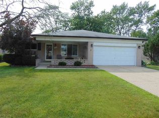 33825 Clifton Dr, Sterling Heights, MI 48310