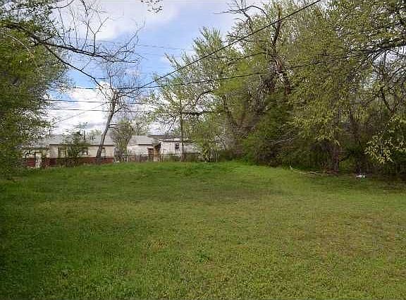 2nd image of 3025 NE 15th St