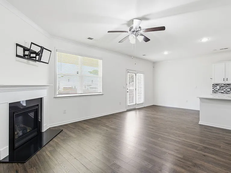 3369 English Elm Way — Photo 11