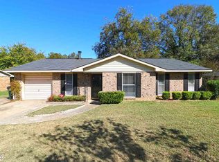 106 Barnesdale Dr, Warner Robins, GA 31093