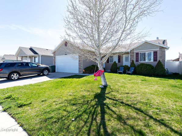 3902 Red Lodge Dr, Gillette, WY 82718