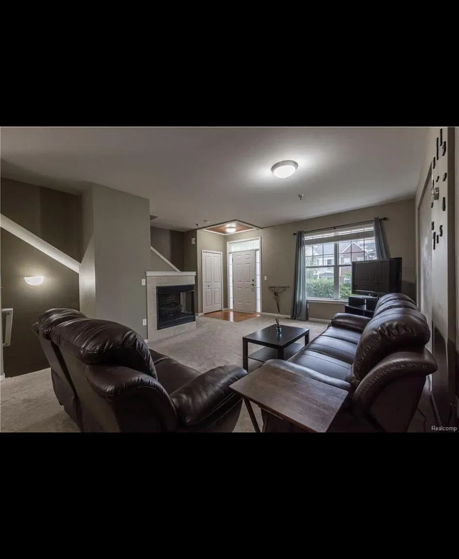 3 bed, 1649 sqft, $2,500 — Photo 3