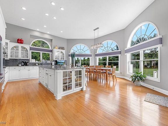 5th image of 24848 River Glen Dr