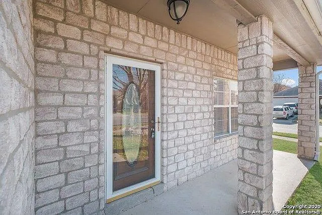 3 bed, 2.5 bath, 1984 sqft, $1,900 — Photo 3