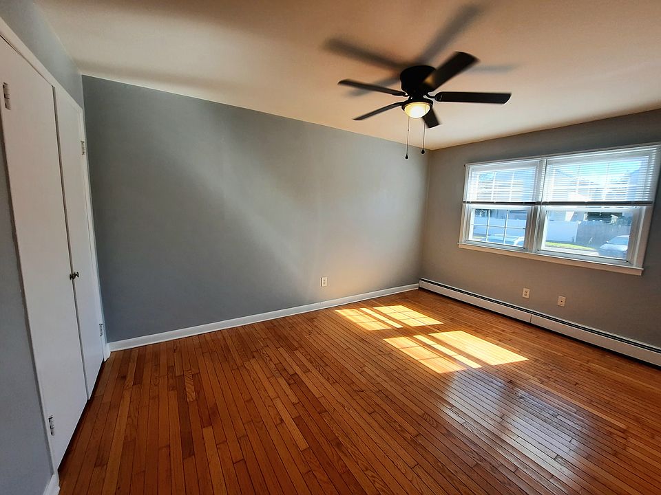 Larger bedroom
