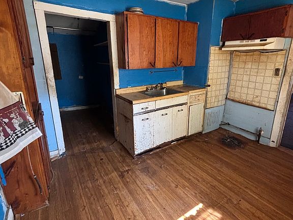 4th image of 505 Sicily St